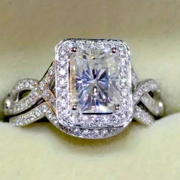 ♥️Ring set large emerald cut Zircon center stone round zircons on both bands - Picture 3 of 11